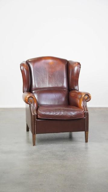 Engelse stijl schapenleren oorfauteuil met veel karakter beschikbaar voor biedingen