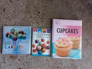 Kookboeken cupcakes en cakepops beschikbaar voor biedingen