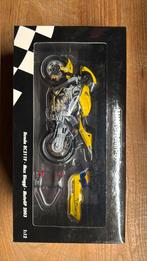 Minichamps Honda RC211V Max Biaggi MotoGP 2003 1:12, Ophalen of Verzenden, Zo goed als nieuw, Motor