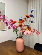 Vaas oud roze kleur met kunstbloemen, Ophalen, Zo goed als nieuw