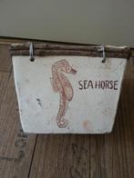 Bloempot met zeepaardje van aardewerk, Antiek en Kunst, Antiek | Keramiek en Aardewerk, Ophalen of Verzenden