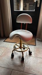 Kappersstoel met wieltjes wit, Ophalen, Zo goed als nieuw, Staal