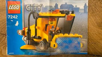 LEGO City Straatveegmachine (7242) beschikbaar voor biedingen