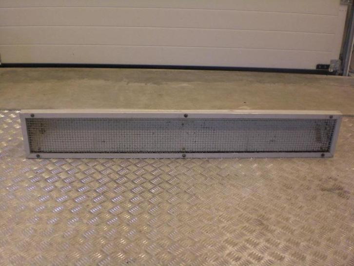 2 nette smeerkelder verlichtingsarmaturen., Doe-het-zelf en Verbouw, Elektra en Kabels, Gebruikt, Overige typen, Ophalen