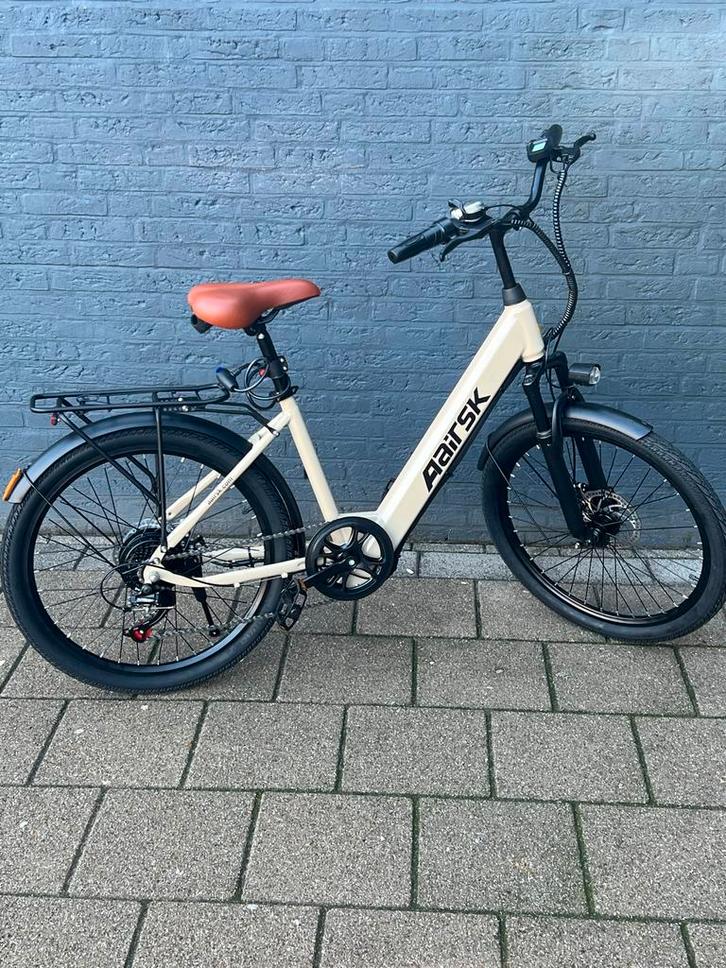 Nieuwe E-bike 24 inch, 250W, 25km/u - Te klein!, Fietsen en Brommers, Elektrische fietsen, Zo goed als nieuw, Overige merken, Minder dan 47 cm