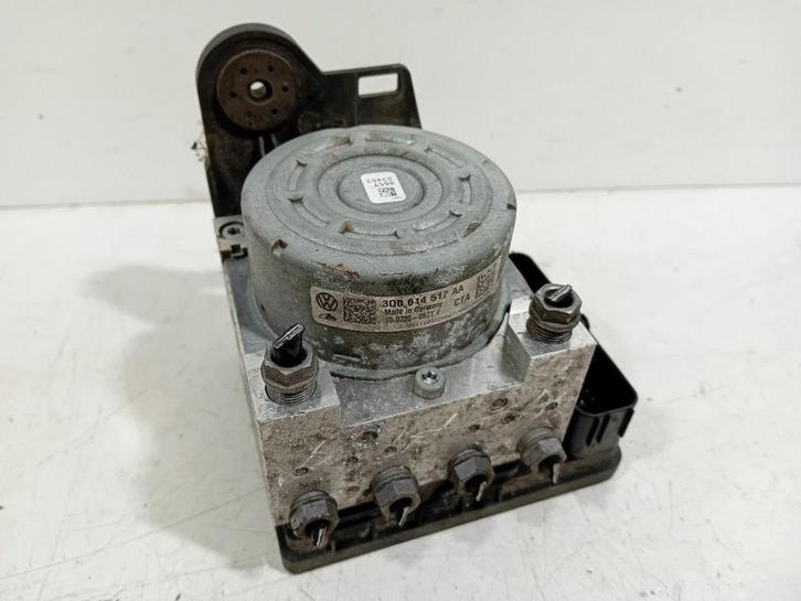 Abs pomp Volkswagen Golf, Auto-onderdelen, Remmen en Aandrijving, Volkswagen, Gebruikt, Herkomst onderdeel bekend, 12 maanden garantie