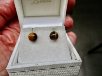 Goudkleur oorbellen met tijgeroog steen 1/2 bol model beschikbaar voor biedingen