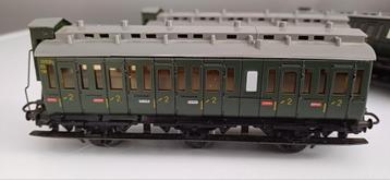 4 stuks Märklin H0 4004 330/4 Personenwagen 2. Klasse 330 St beschikbaar voor biedingen