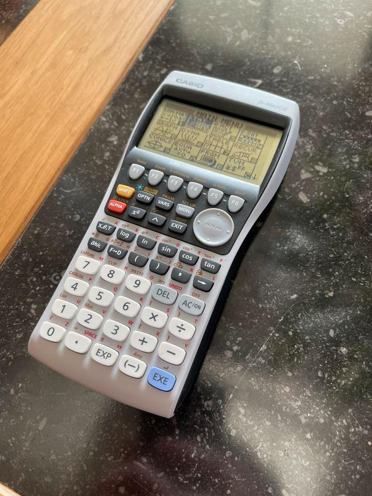 Casio FX-9860GII - Nieuw - Inclusief batterijen, Diversen, Rekenmachines, Nieuw, Grafische rekenmachine, Ophalen
