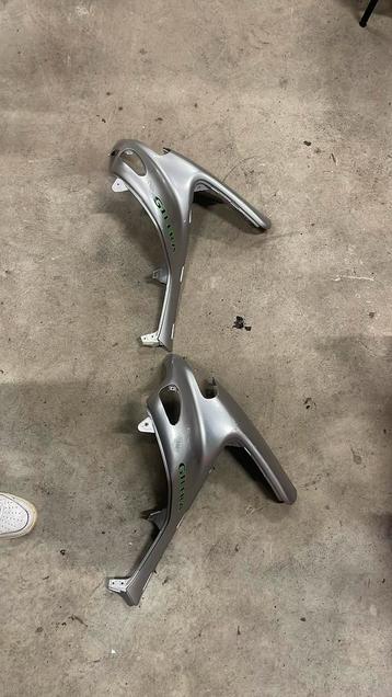 Gilera runner voorkant kappen carterkap kant grijs fx fxr dd beschikbaar voor biedingen