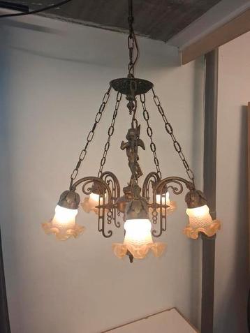 Antieke bronzen kroonluchter beschikbaar voor biedingen