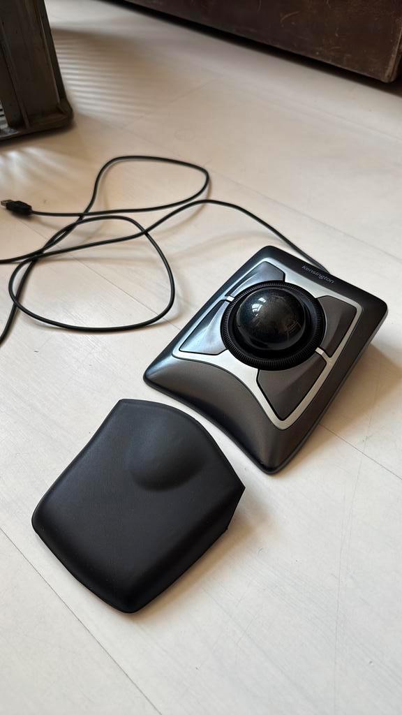 Kensington Expert Mouse zgan, Computers en Software, Dockingstations, Zo goed als nieuw, Ophalen of Verzenden