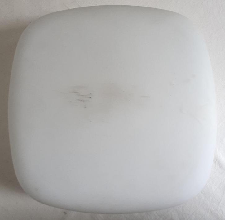Een vintage plafonniere, melkglas, suikerklont, 30 x 30 cm., Huis en Inrichting, Lampen | Plafondlampen, Gebruikt, Glas, Ophalen of Verzenden