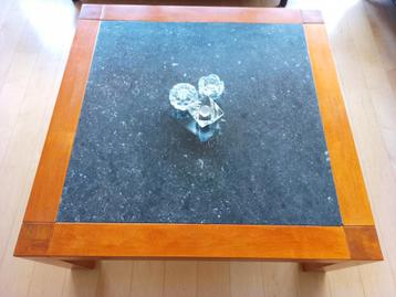 Salontafel met stenen blad beschikbaar voor biedingen