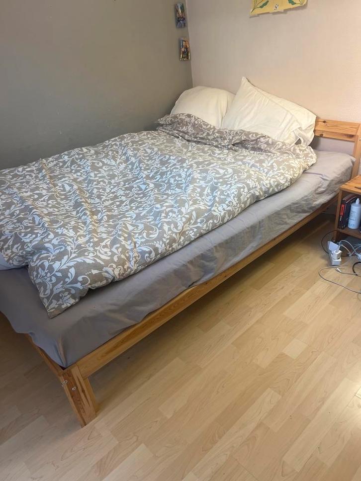 Ikea bedframe - nette staat, Huis en Inrichting, Slaapkamer | Bedden, Gebruikt, Twijfelaar, 140 cm, 200 cm, Hout, Bruin, Ophalen of Verzenden