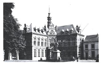 965056	Utrecht	Universiteit	Mooie oude kaart Onbeschreven    beschikbaar voor biedingen