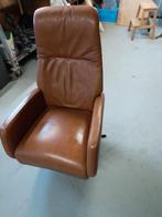 Elektrische fauteuil, cognackleur, Huis en Inrichting, Fauteuils, Ophalen, Zo goed als nieuw, 75 tot 100 cm, 50 tot 75 cm