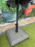 Z.g.a.n. parasolvoet+wiel te koop, Tuin en Terras, Parasols, Ophalen, Zo goed als nieuw, Minder dan 1 meter, Parasolvoet