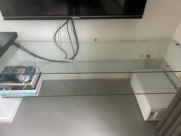 2 Glazen platen beschikbaar voor biedingen