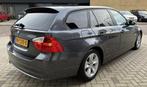 BMW 3-serie Touring 320i High Executive STOELVW/CRUISE/PDC, Auto's, BMW, 13 km/l, Zwart, 4 cilinders, 150 pk