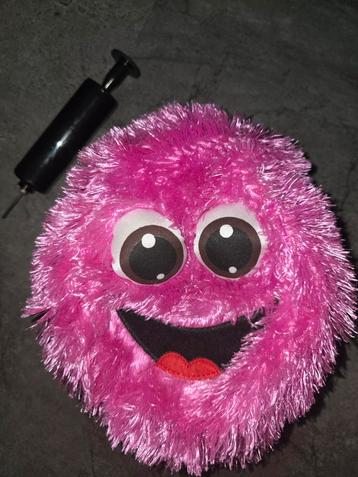 Fuzzy opblaasbare bal met pomp nieuw beschikbaar voor biedingen