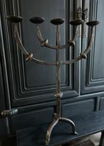 Robuuste vintage brutalist smeedijzeren 5 armige kandelaar, Antiek en Kunst, Ophalen