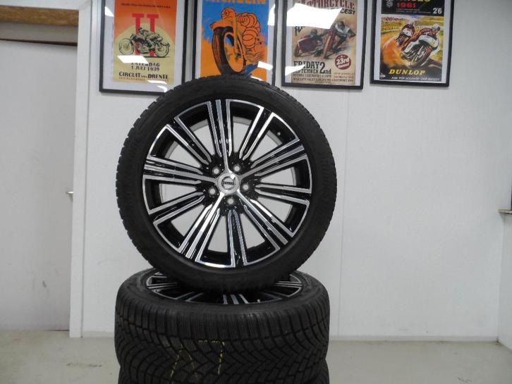18 inch Volvo V60 origineel winterbanden set in goede staat, Auto-onderdelen, Banden en Velgen, Banden en Velgen, Winterbanden