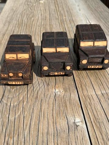Model Land Rovers hout gesneden beschikbaar voor biedingen