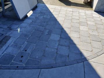 Belgische Blauwsteen Hardsteen kasseien 20x20x5 tegels  beschikbaar voor biedingen