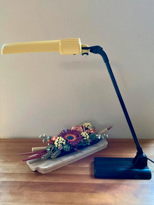 Lival Dulux Junior geel in nette staat, Huis en Inrichting, Lampen | Tafellampen, Ophalen of Verzenden