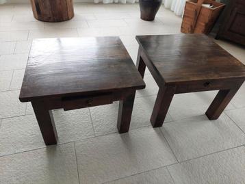 2 tafeltjes 60x60 beschikbaar voor biedingen