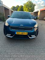 Kia Niro 1.6 GDi Hybrid 141pk Dct6 2016 Blauw, Auto's, Blauw, 23 km/l, Origineel Nederlands, 75 €/maand