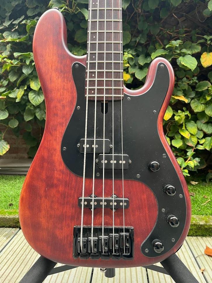 Maruszczyk Jake 5a, Muziek en Instrumenten, Snaarinstrumenten | Gitaren | Bas, Gebruikt, Elektrisch, 5-snarig, Ophalen of Verzenden