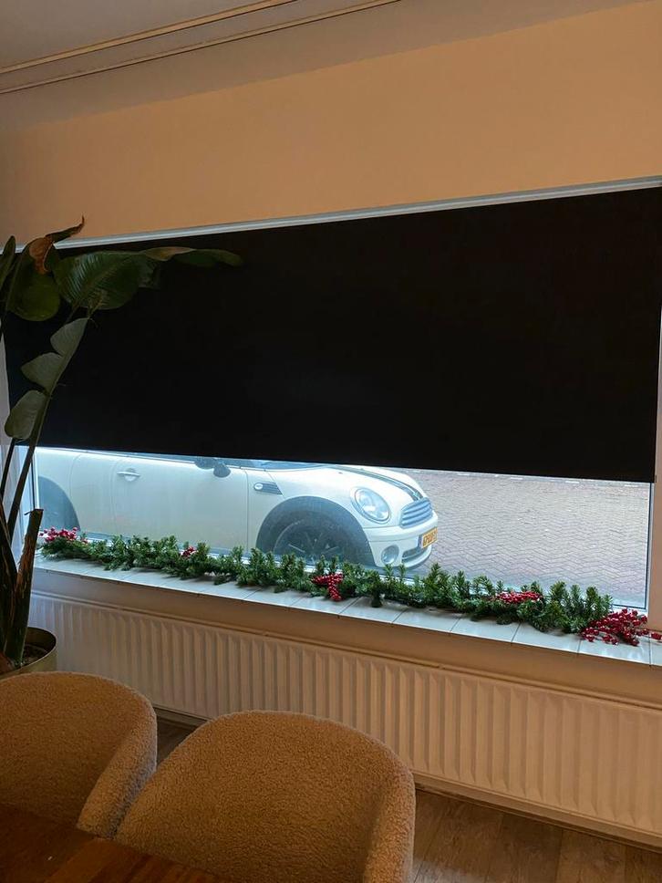 Zwarte rolgordijn 300x150 cm, Huis en Inrichting, Stoffering | Gordijnen en Lamellen, Zo goed als nieuw, 100 tot 150 cm, 200 cm of meer