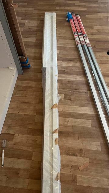 Nieuw deurkozijn, hardhout, geïmpregneerd wit 234x102cm beschikbaar voor biedingen