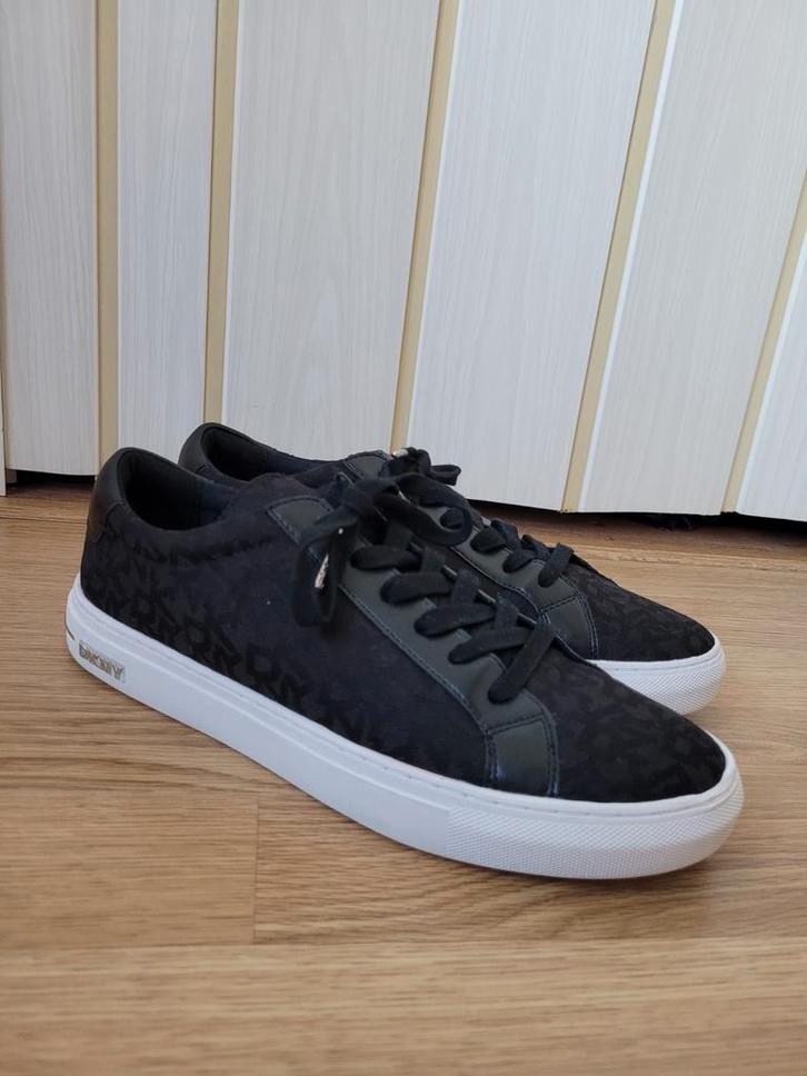 DKNY sneakers nieuw zwart logo maat 39, Kleding | Dames, Schoenen, Nieuw, Sneakers of Gympen, Zwart, Ophalen of Verzenden
