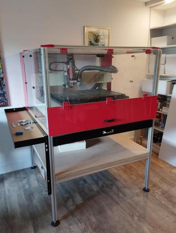 CNC freesmachine / graveermachine Gravograph IS800 + behuizi beschikbaar voor biedingen