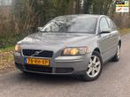 Volvo S40 1.8 Momentum | Airco + Cruise |, Auto's, Voorwielaandrijving, 125 pk, Gebruikt, 4 cilinders