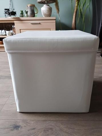 Opvouwbare poef - 38 x 38 x 38 cm - opbergruimte / zitplaats beschikbaar voor biedingen