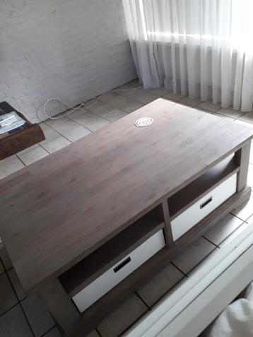 Salontafel beschikbaar voor biedingen