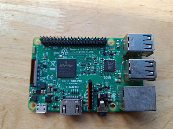 Raspberry Pi 3 Model B V1.2 – Quad Core – 1GB RAM, Hobby en Vrije tijd, Elektronica-componenten, Gebruikt, Ophalen of Verzenden