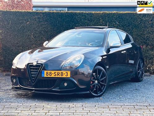 Alfa Romeo Giulietta 1.4 T Distinctive | Pano | Navi | PDC, Auto's, Alfa Romeo, Bedrijf, Te koop, Giulietta, ABS, Airbags, Airconditioning