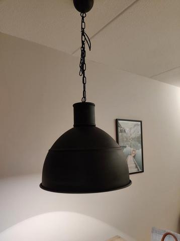Industriële hanglamp  beschikbaar voor biedingen