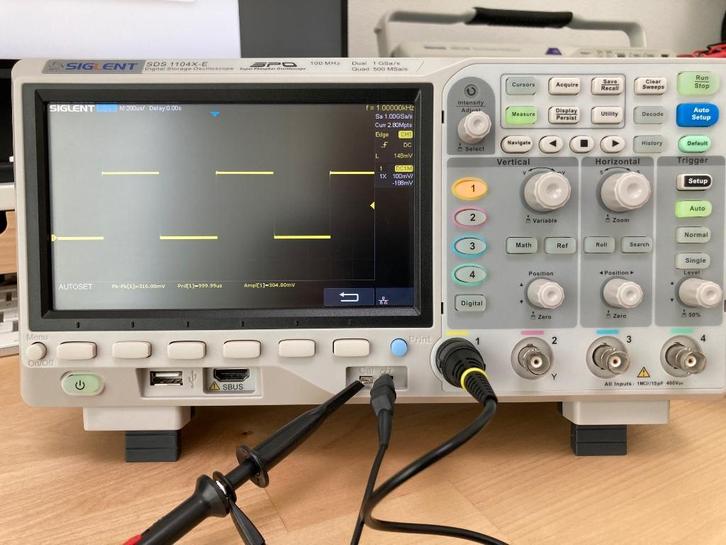 Oscilloscoop Siglent SDS 1104X-E (4 Channels, 100/200 MHz), Doe-het-zelf en Verbouw, Meetapparatuur, Zo goed als nieuw, Elektriciteit
