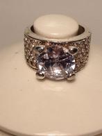 zilveren ring met bergkristal en strass steentjes, 18 tot 19, Gebruikt, Met strass, Verzenden