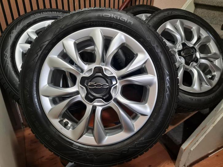17 inch fiat 500X velgen winterbanden, Auto-onderdelen, Banden en Velgen, Banden en Velgen, Winterbanden, 17 inch, 215 mm, Ophalen
