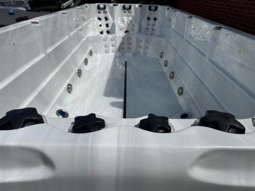 Passion activity 2 Zwemspa in zo goed als Nieuwstaat, Tuin en Terras, Bubbelbaden en Hottubs, Zo goed als nieuw, Filter, Ophalen