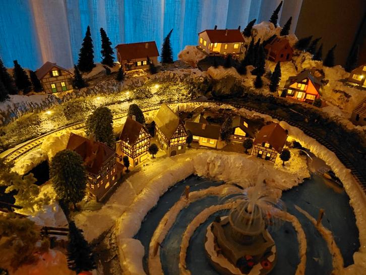 Kerstdorp met Marklin treinen, Hobby en Vrije tijd, Overige Hobby en Vrije tijd, Gebruikt, Ophalen