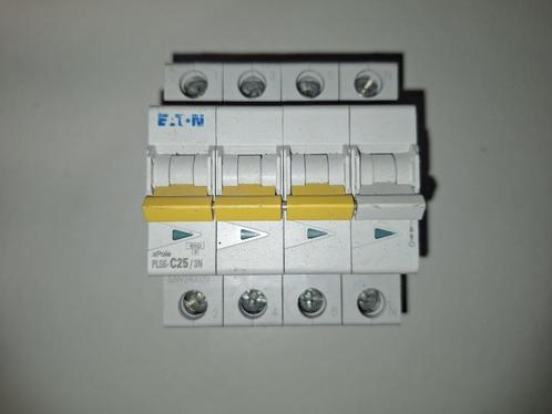 diverse 230v en 400v automaten, Doe-het-zelf en Verbouw, Elektra en Kabels, Gebruikt, Schakelaar, Ophalen of Verzenden