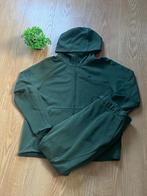 Nike Tech Fleece Trainingspak Donkergroen - Maat L, Maat 52/54 (L), Nike, Ophalen of Verzenden, Zo goed als nieuw
